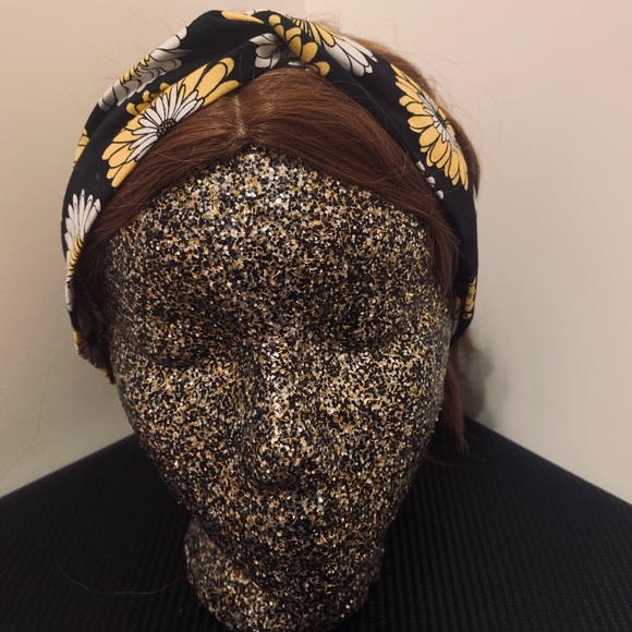 Daisy Turban Style Head Band - Picture 5 of 8
